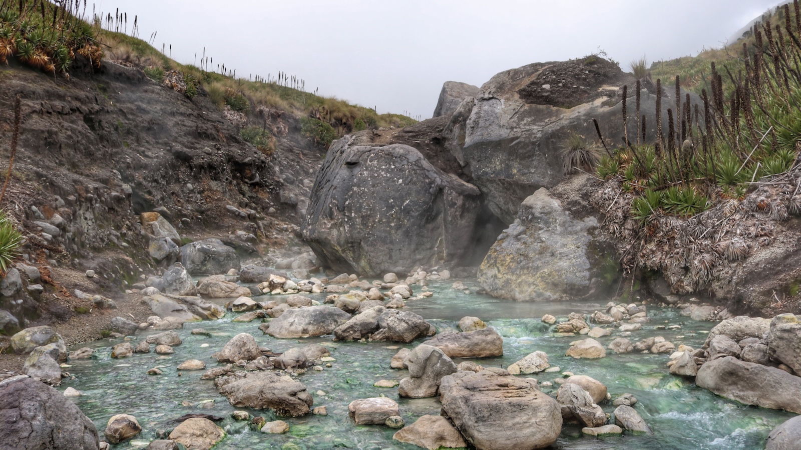 The Sifón thermal waters