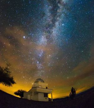 Sesión de observación estelar en el Observatorio Astronómico