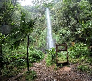 Fotografía: Caída de agua principal de la Cascada Los Frailes