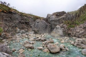 Termales El Sifón en el Nevado del Ruiz, aguas termales turquesas y paisajes de páramo